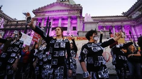 �Qu� reclaman las mujeres?: la desigualdad y la violencia de g�nero en cifras
