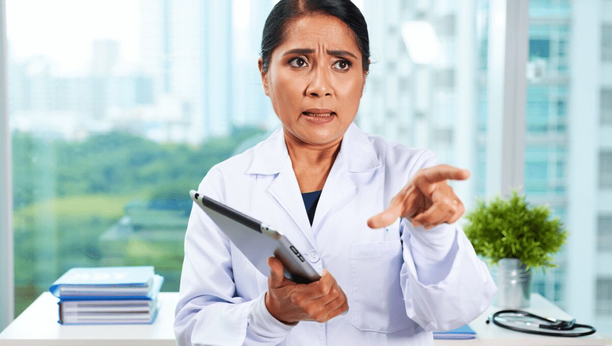 Parkinson: un especialista explicó en detalle cuál es el primer síntoma detectable