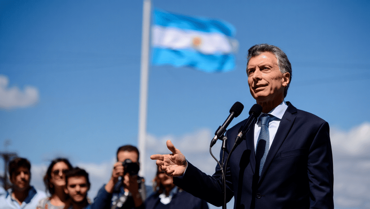 Con guiños de la UCR, Mauricio Macri arranca una gira por el interior del país para reconstruir al PRO