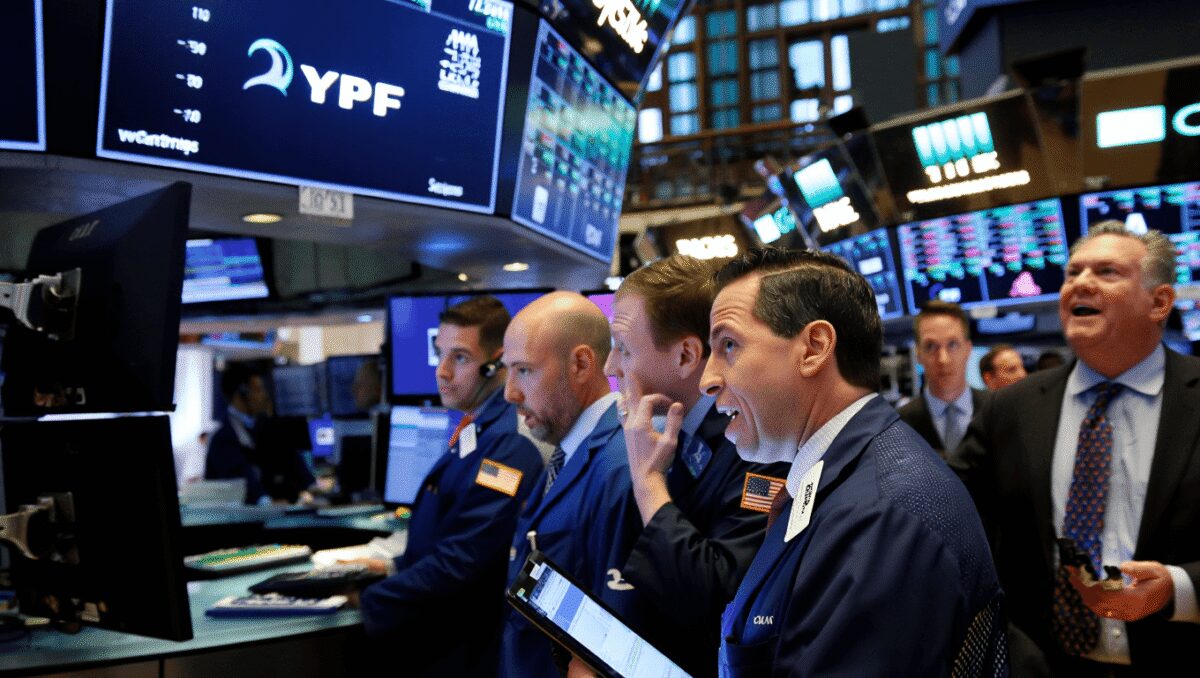 YPF rompió su propio récord: explotó el precio de su acción y la empresa ya vale más que en toda su historia