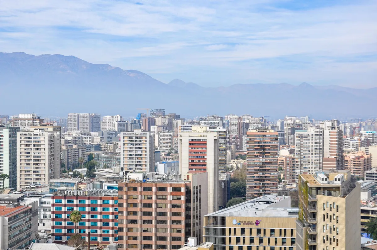 Comparación de riesgo país entre países latinoamericanos: Argentina, Ecuador, Bolivia y Uruguay